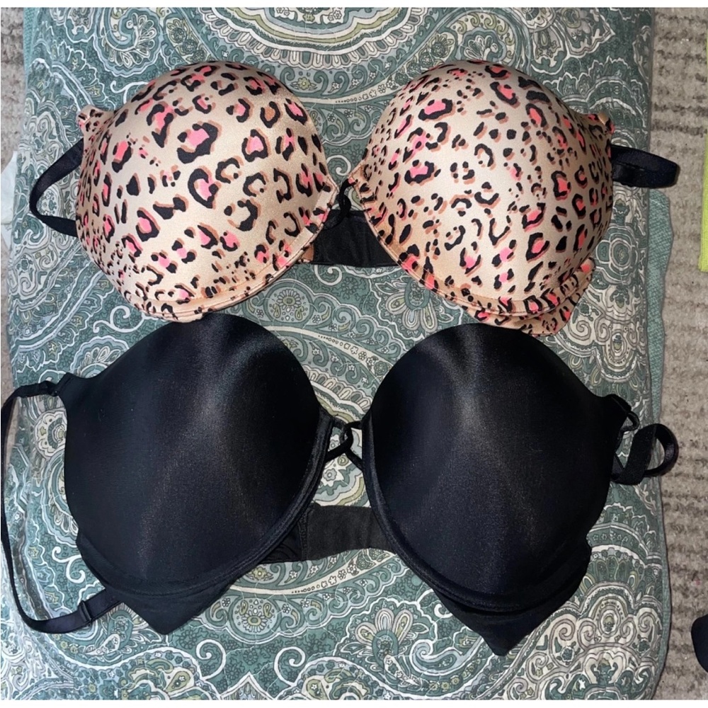 Victoria's Secret Leopard and Black Bra Set